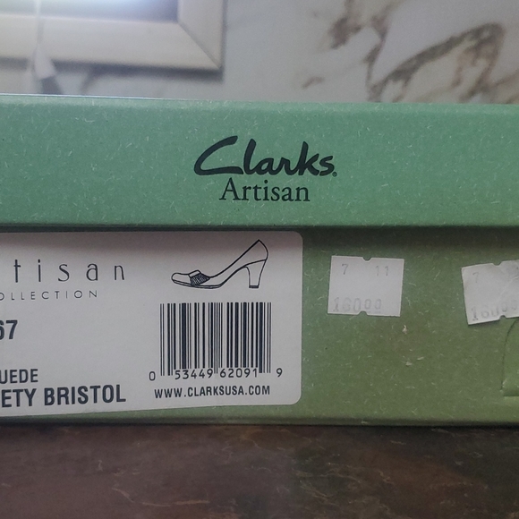 Shoes - Picture 1 of 3